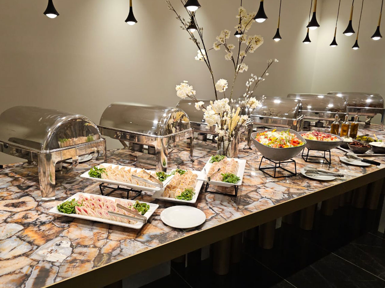 lunar-p6 lunar restaurant